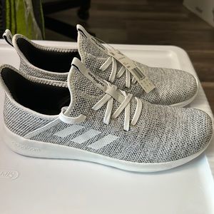 Adidas women’s white cloudfoam size 10